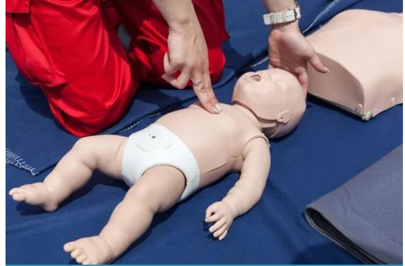 Bebek Resüsitasyonu Nedir ? Bebek Resüsitasyonu Nasıl Yapılır?